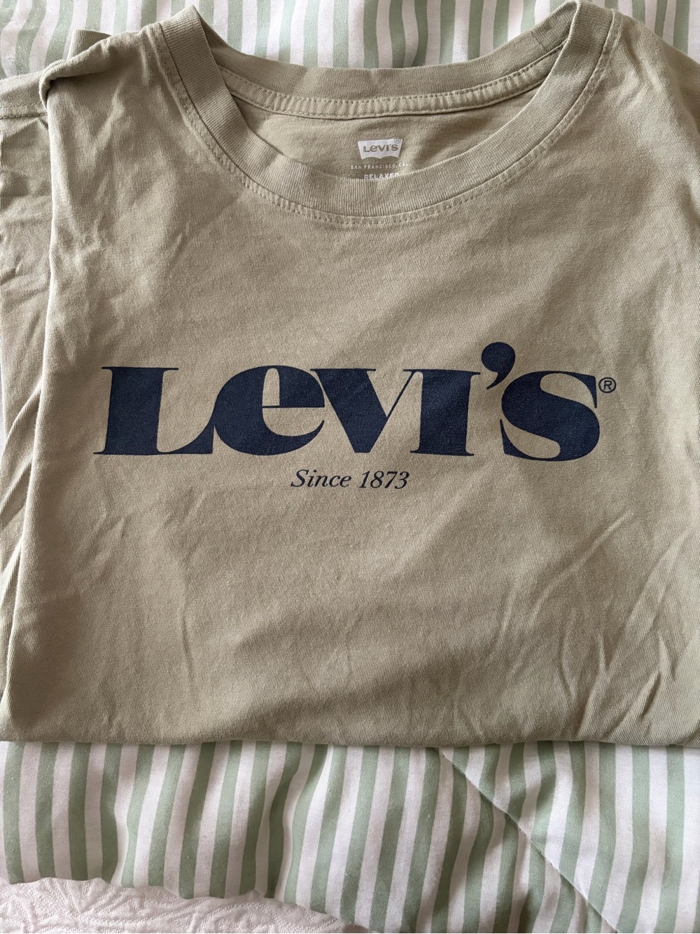 Levi's Crewneck T-Shirt with Navy Logo